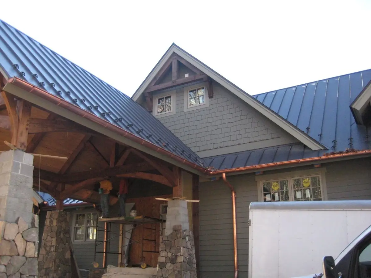 Craftsman Roofing team delivering quality roofing work in Hillcrest Oaks